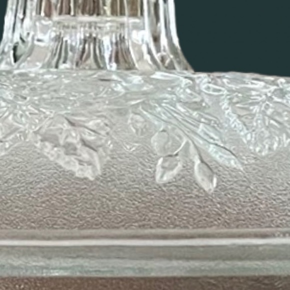 VINTAGE Floral Etched Glass Candy Dish. - Picture 7 of 11